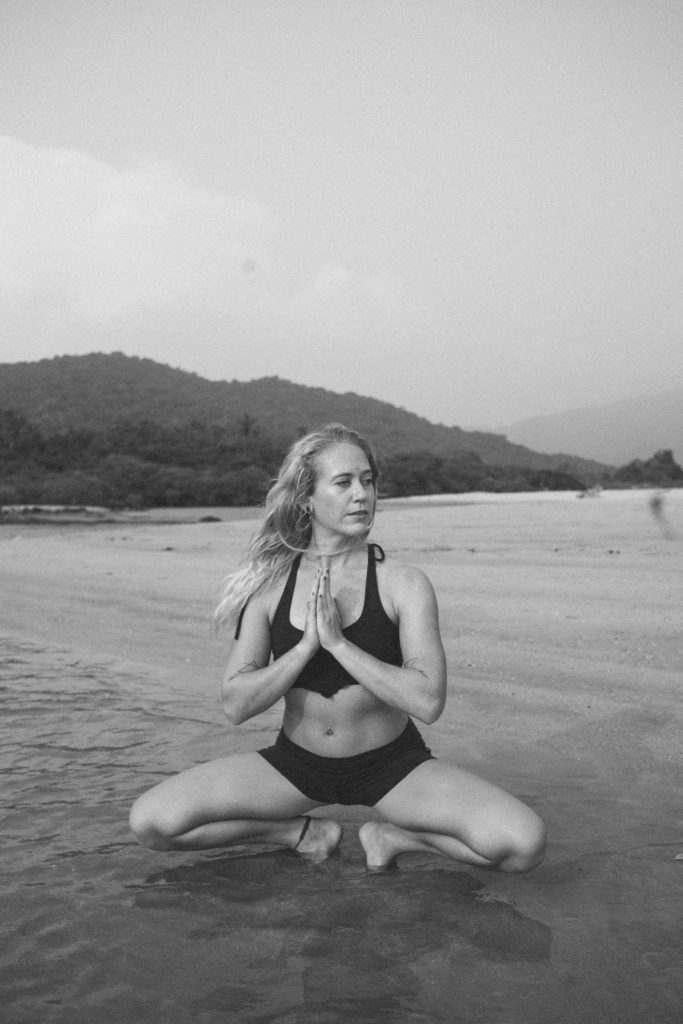 traveling yoga blog lindsay nova goa india
