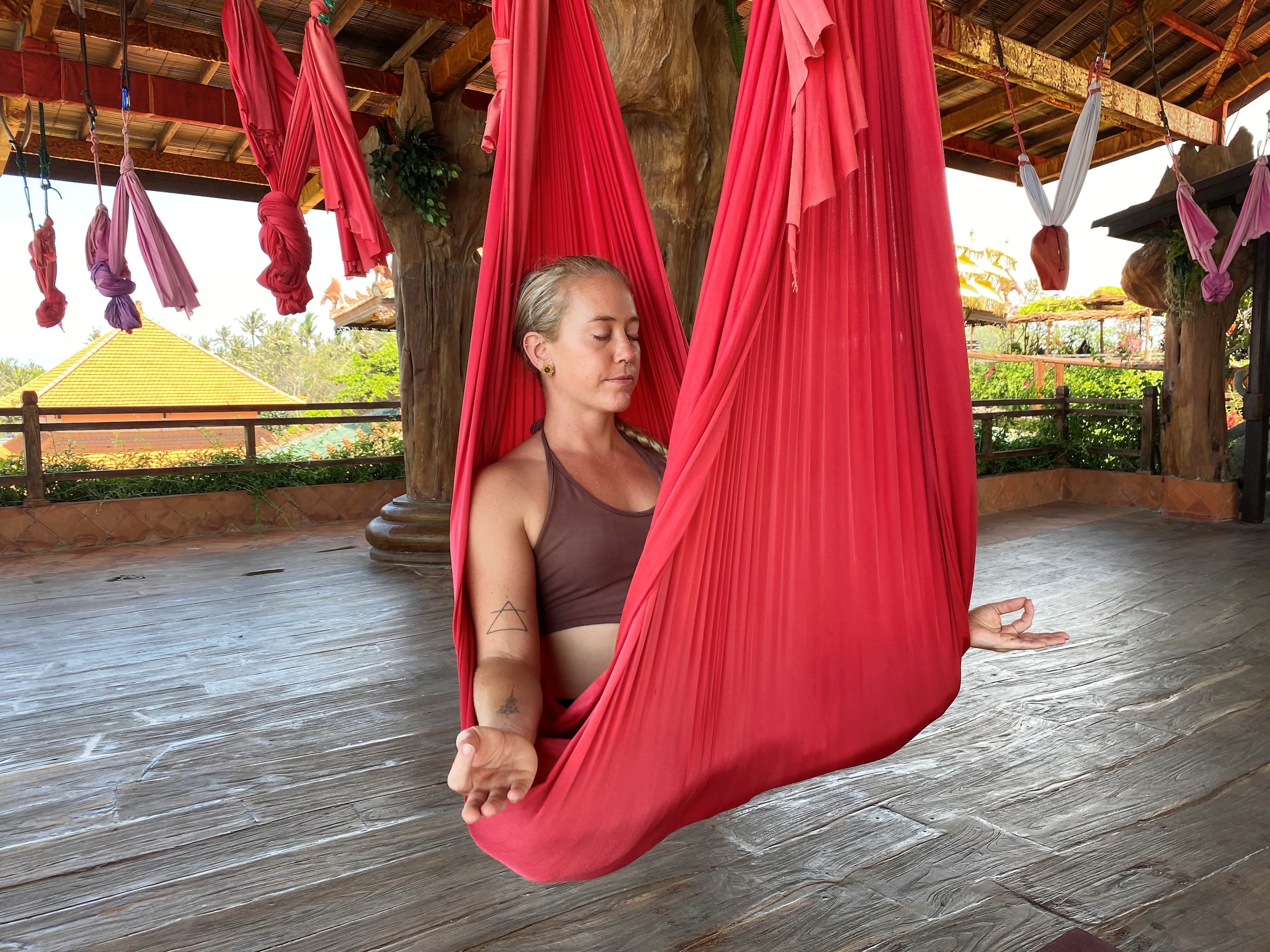 lindsay nova aerial yoga teacher training online treat back pain